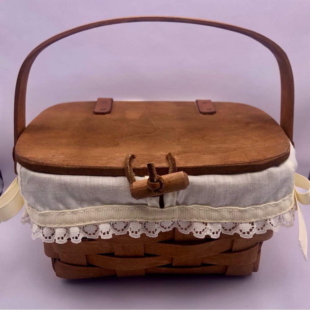[Longaberger Baskets] 1989 Small Kiddie Purse Basket with Cream Fabric Liner - Picture 2 of 16